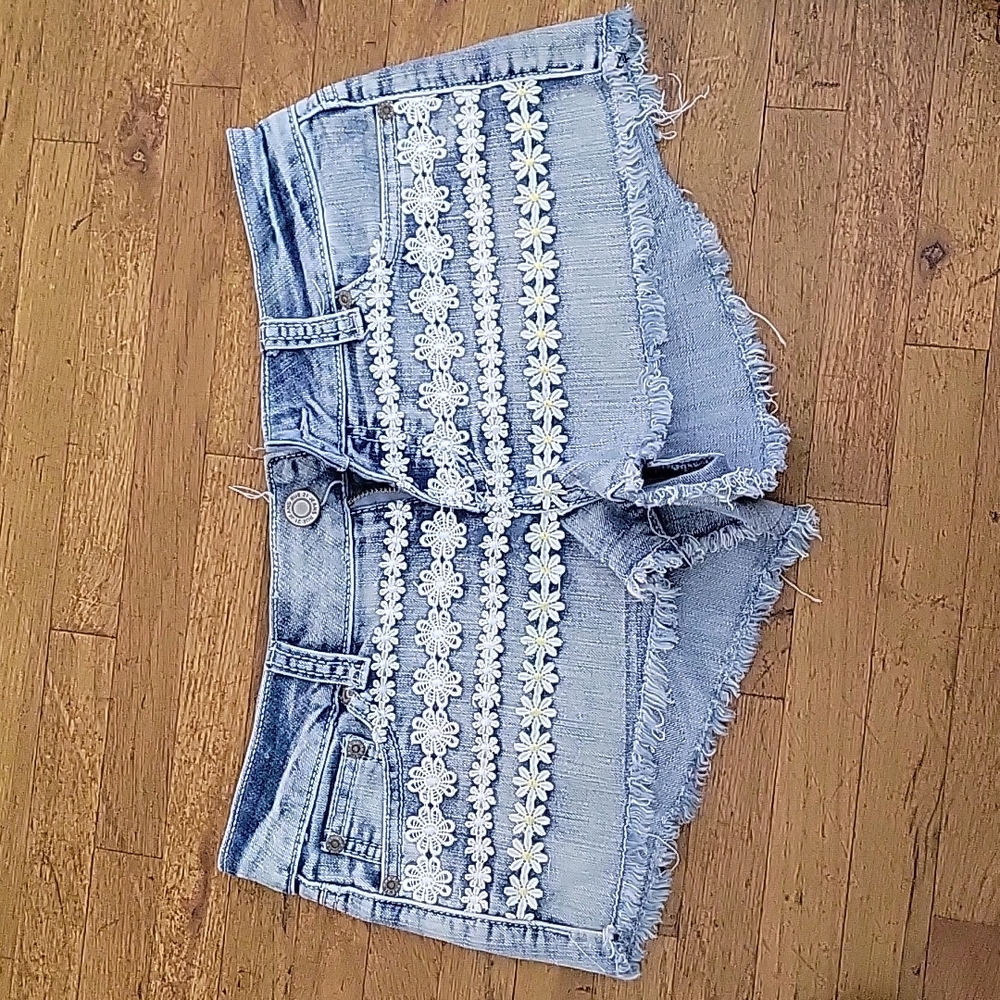 Rue 21 cut off Shorts. Size 3/4